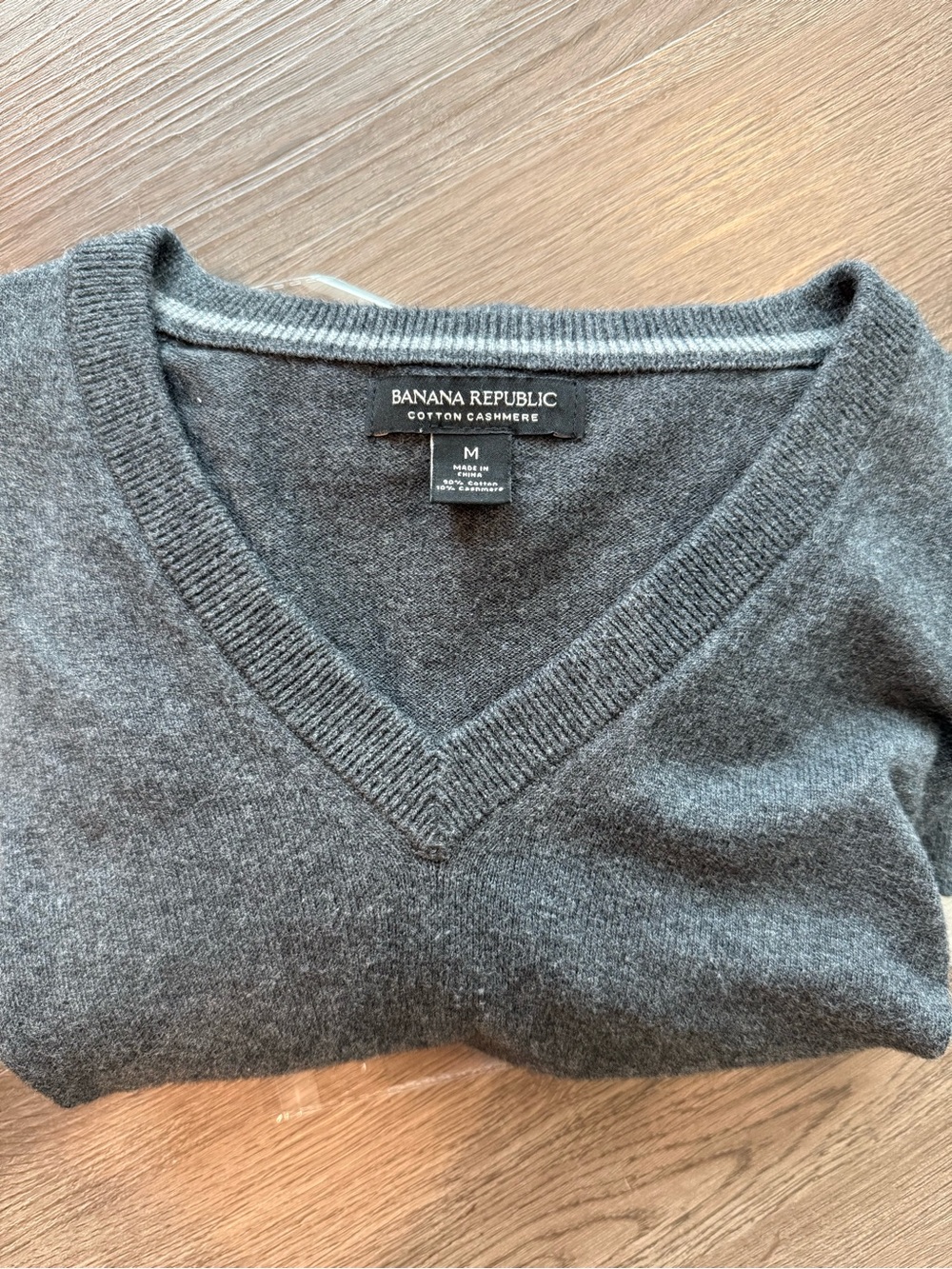 Men's Banana Republic Charcoal V-Neck Cotton Cashmere Sweater - Classic
